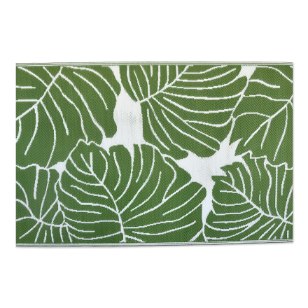 dywan zewnętrzny balkonowy z rysunkiem zielonych liści monstery na białym tle